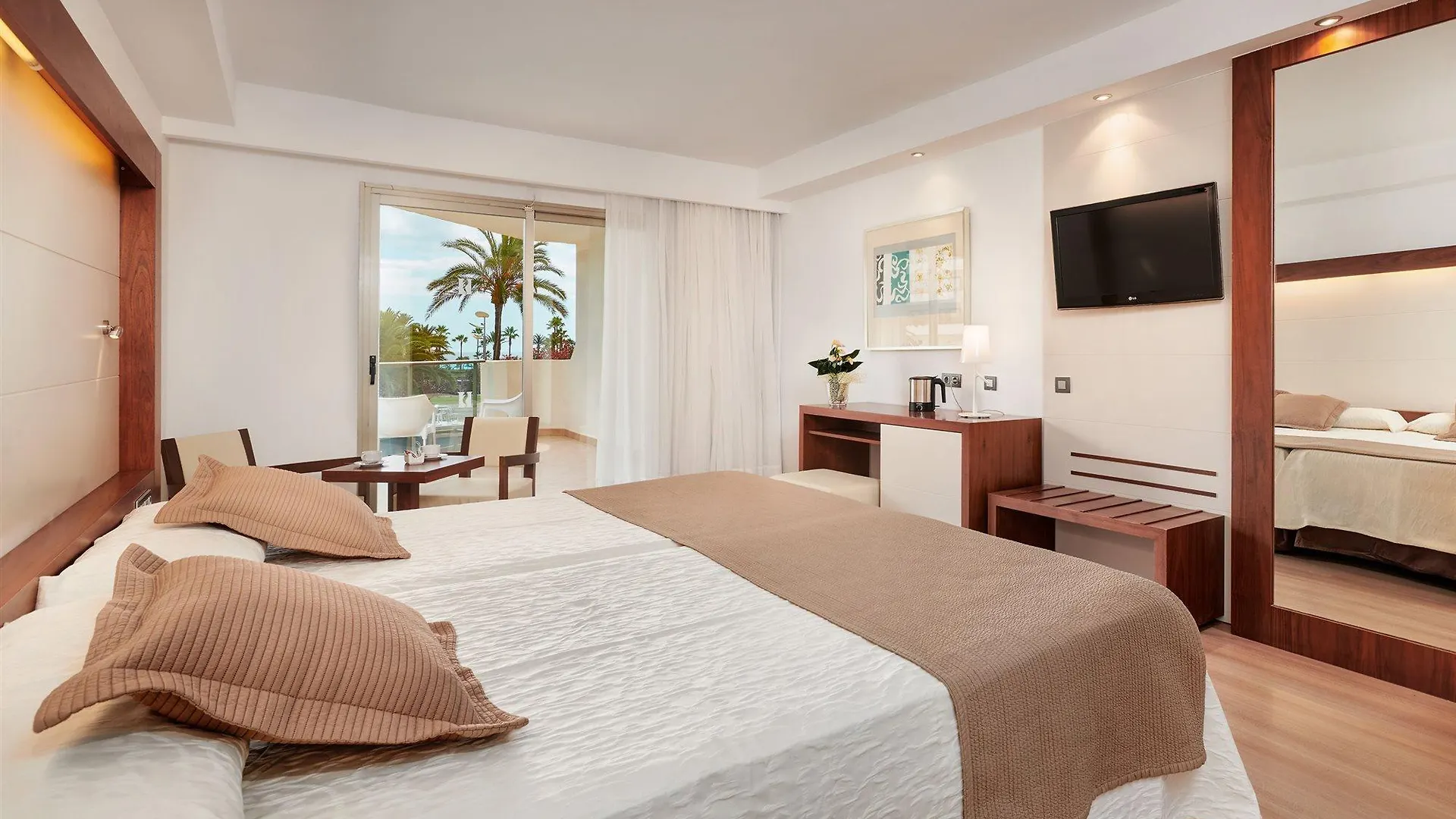 Otel Hipotels Cala Millor Park